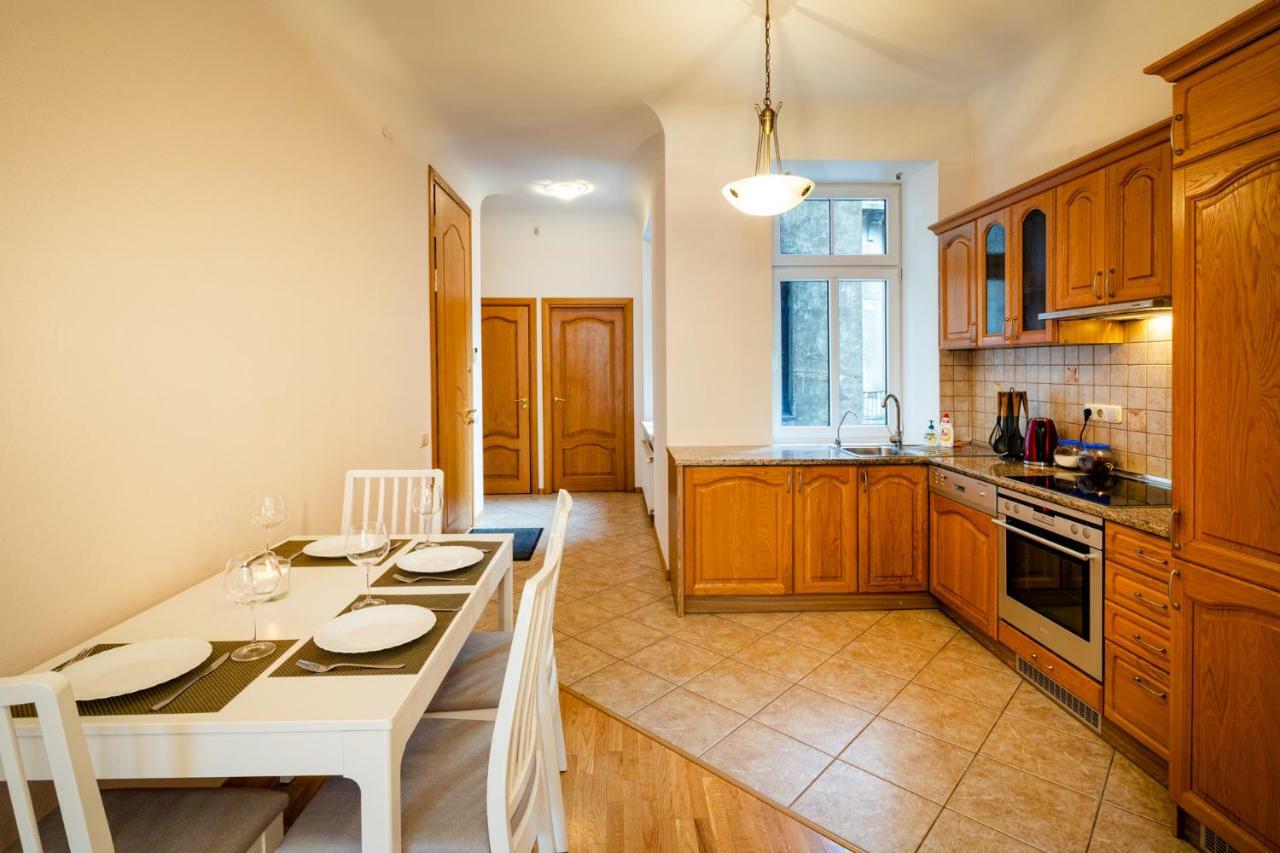 Dzirnavu Street Apartment In City Center ريغا المظهر الخارجي الصورة