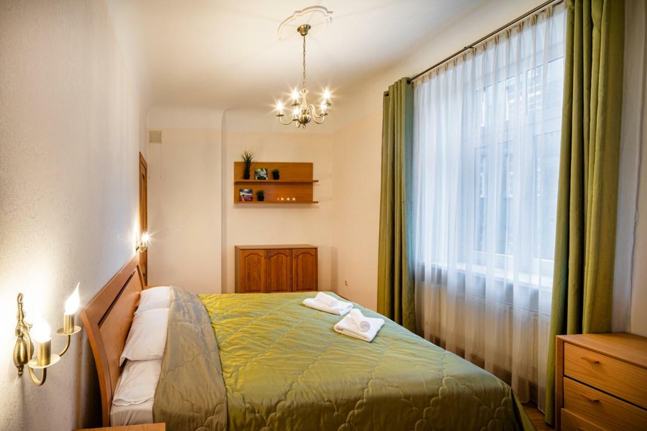 Dzirnavu Street Apartment In City Center ريغا المظهر الخارجي الصورة